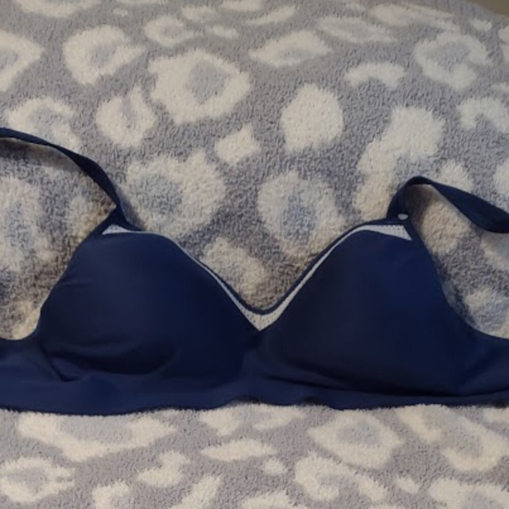 HANES BRA BLUE WITH WHITE CROCHET ACCENT ACROSS TOP POLY SPANDEX SIZE L+/G+